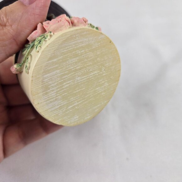 Set of 2 Trinket Boxes Ladies Wearing Hats Floral Accents on Base Resin Crystal - Picture 15 of 16